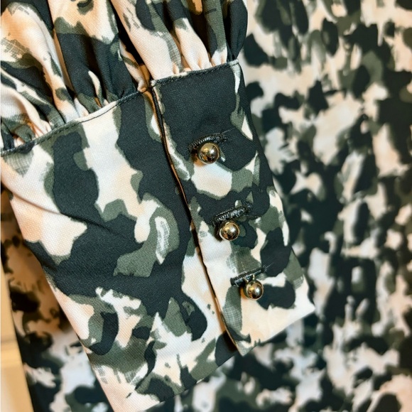 Beautiful satin dress beige and green pattern. Boat collar size Small - Picture 3 of 5